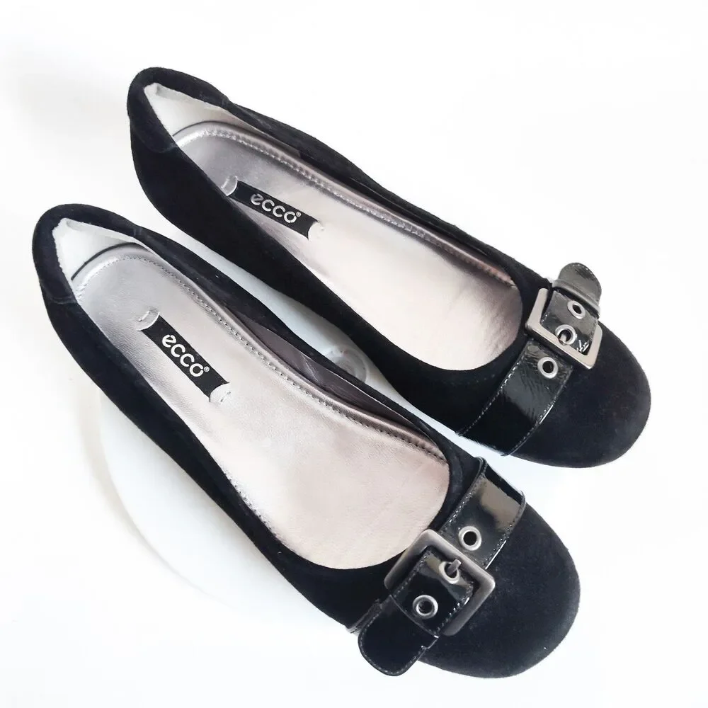 Ecco Flats Size 6 - 6.5 / 37 Suede Patent Leather Belt Buckle Black Comfort Shoe